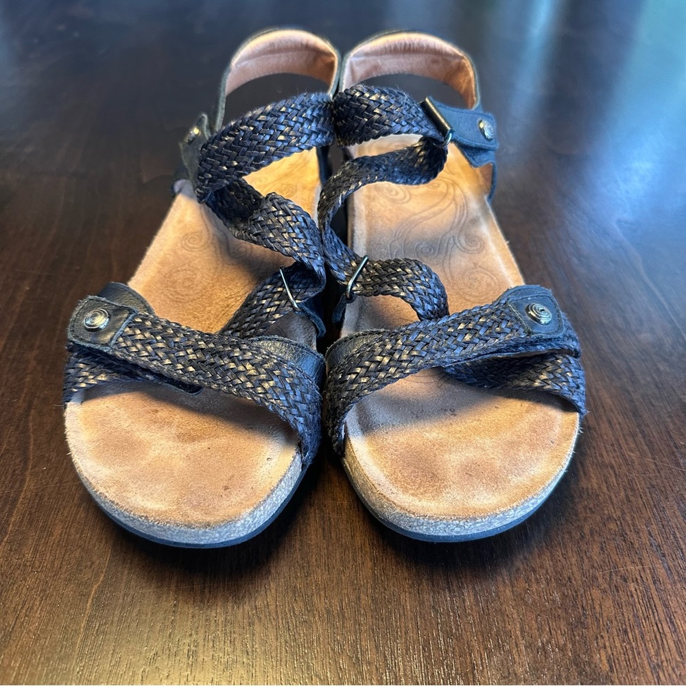 Taos Trulie Comfort Wedge Braided Strap Sandals Black 8 - Picture 2 of 9